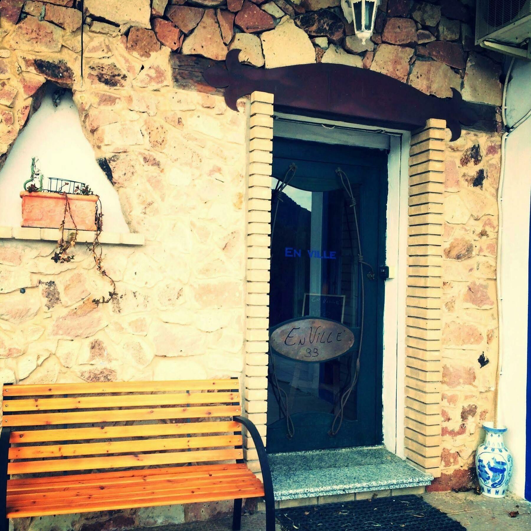 En Ville Bed And Breakfast Gonnesa Exterior foto